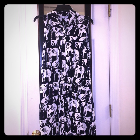 Crown & Ivy romper. Mint condition! - Picture 2 of 3